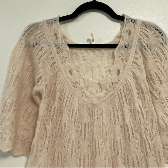 Free People Bell Sleeve Cream Crochet Ruffle Knit Sweater Top XS - Picture 4 of 12